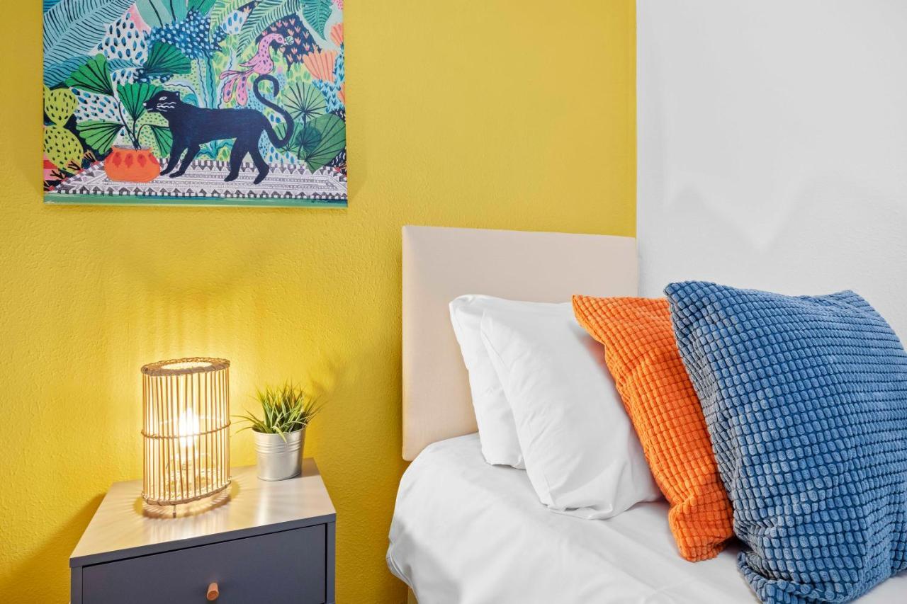 Queens Apartment - By My Getaways - Free Parking For One Car Μπράιτον Εξωτερικό φωτογραφία